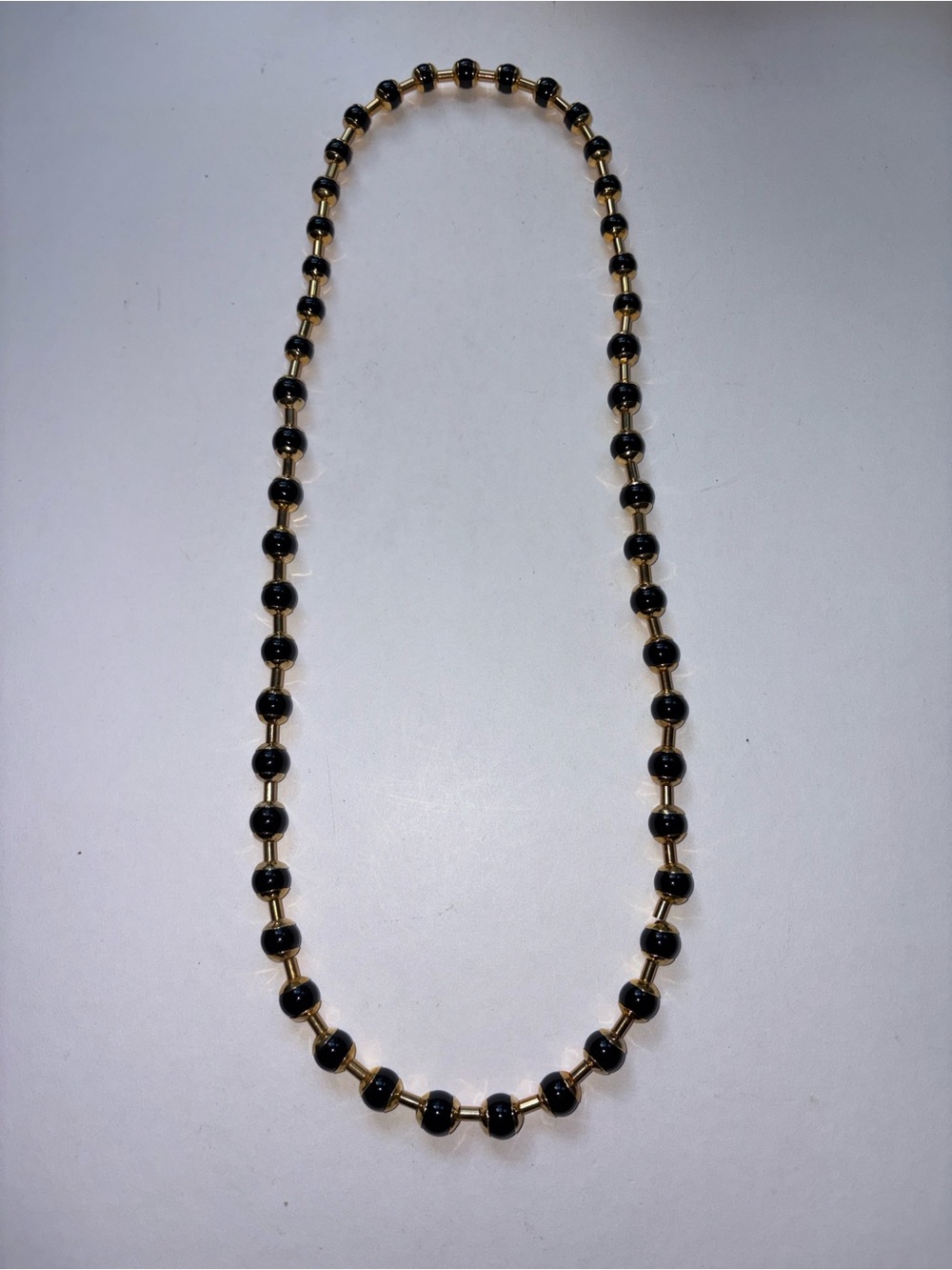 Metropolitan Museum of Art Beaded Necklace Set - Black and Gold - Picture 7 of 9